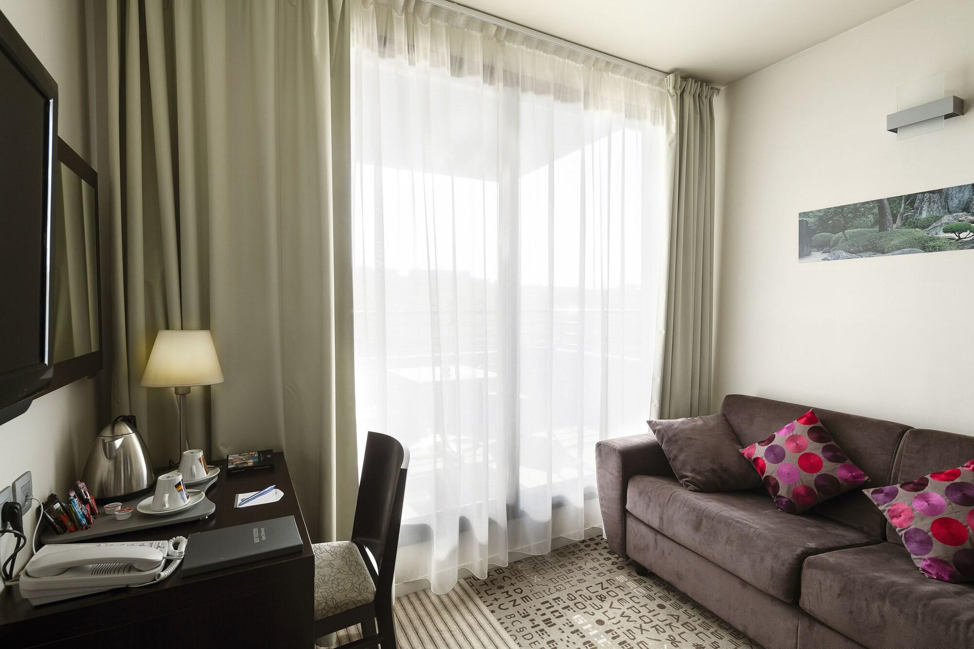 Mercure Aix-En-Provence La Duranne Gare Tgv Экстерьер фото