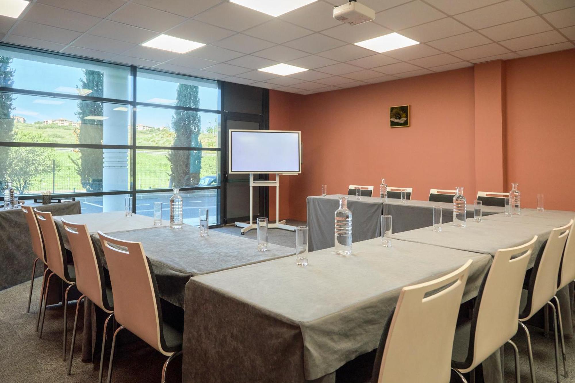 Mercure Aix-En-Provence La Duranne Gare Tgv Экстерьер фото