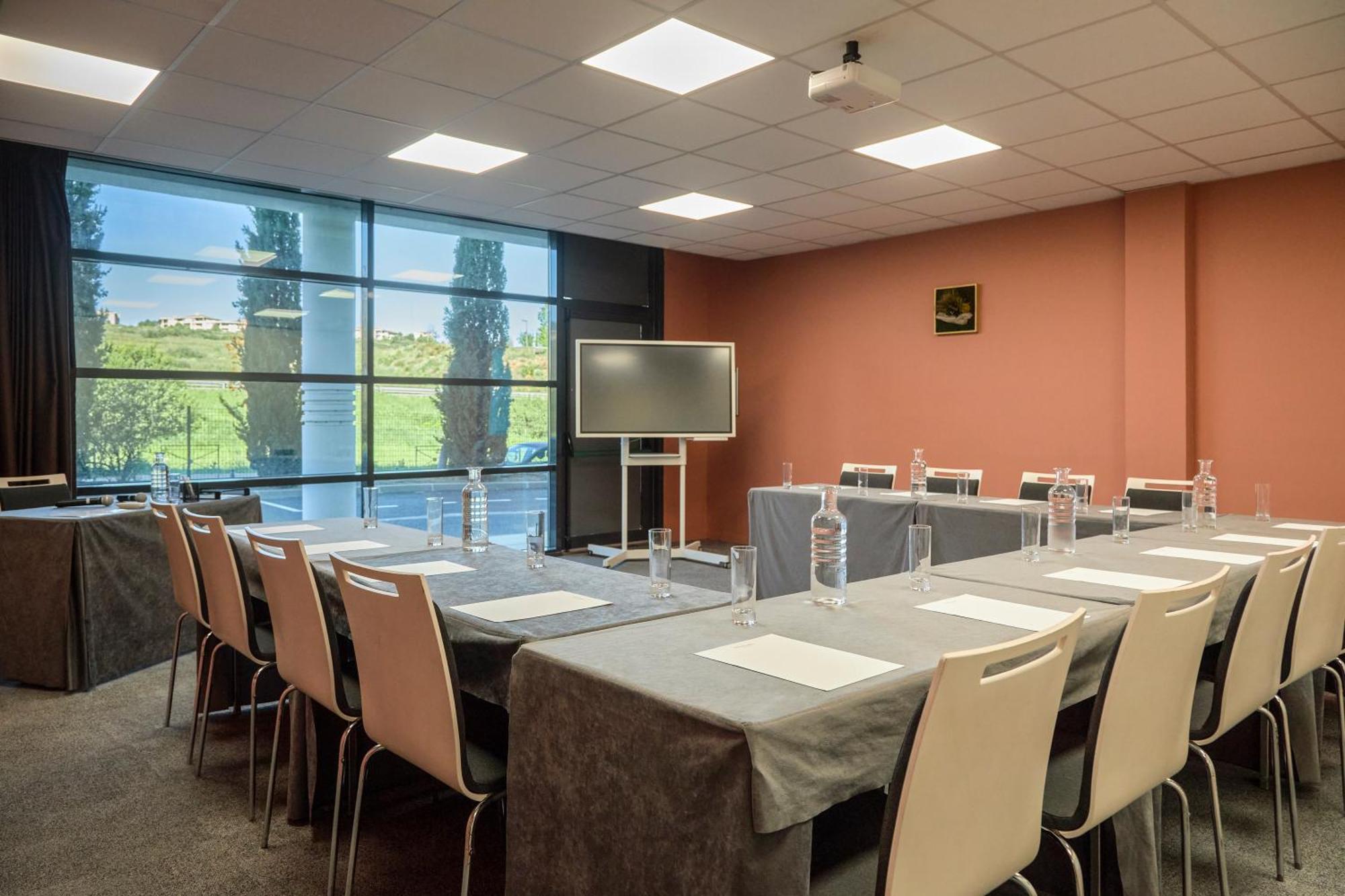 Mercure Aix-En-Provence La Duranne Gare Tgv Экстерьер фото