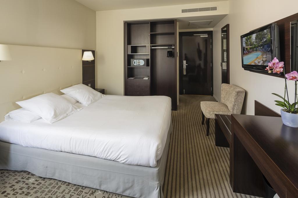 Mercure Aix-En-Provence La Duranne Gare Tgv Номер фото